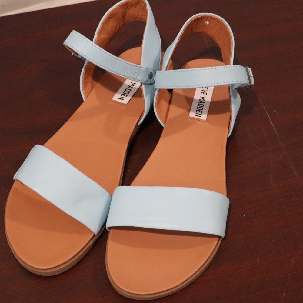 Steve Madden SIZE 8 Women's Dina Flat Sandal - Picture 2 of 5